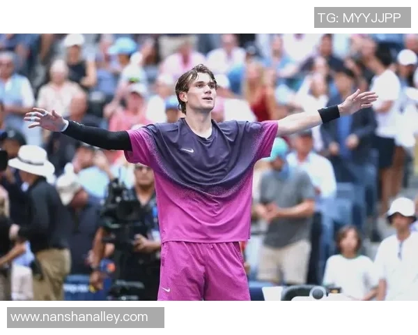 上海网球队以75分领跑大满贯积分榜展现强劲实力