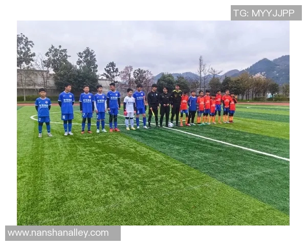 足球明星内里高清图片合集展现球场风采与个人魅力 足球明星内里高清图片合集展现球场风采与个人魅力