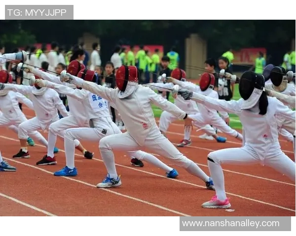 重庆篮球队的崛起之路:从默默无闻到赛场英雄的成长历程 重庆篮球队的崛起之路:从默默无闻到赛场英雄的成长历程