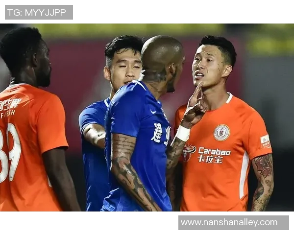 令人窒息足球明星的传奇人生与赛场背后的不为人知的故事